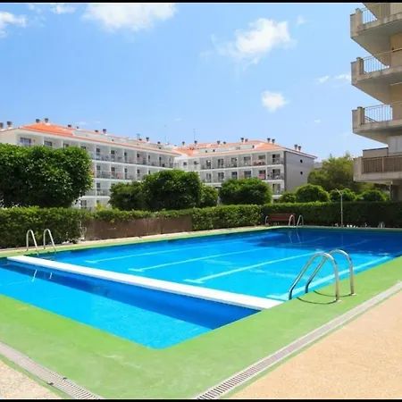 Reina 150m To With Pool And Balcony Near To Portaventura *